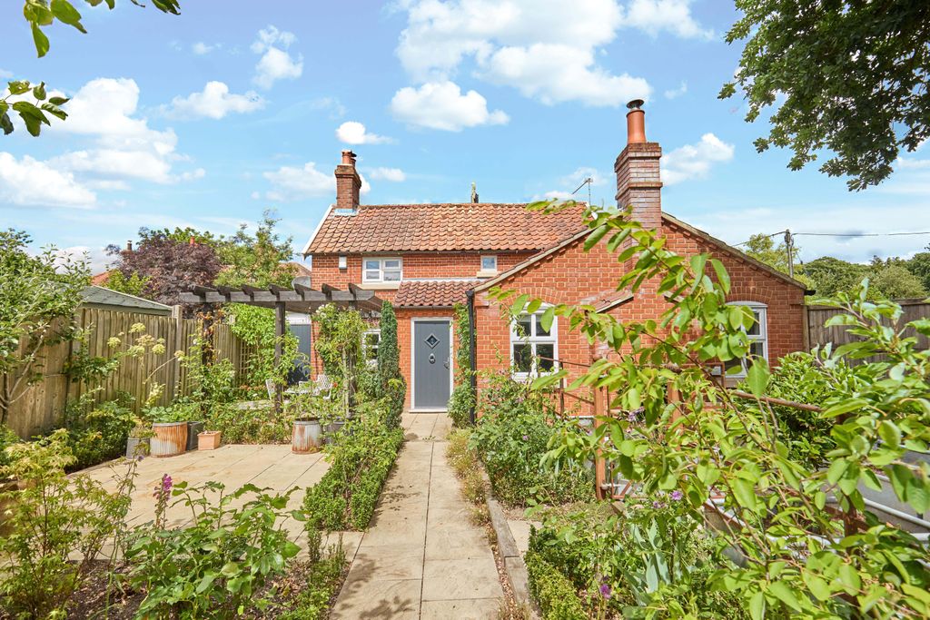 Property photo 1 of 35