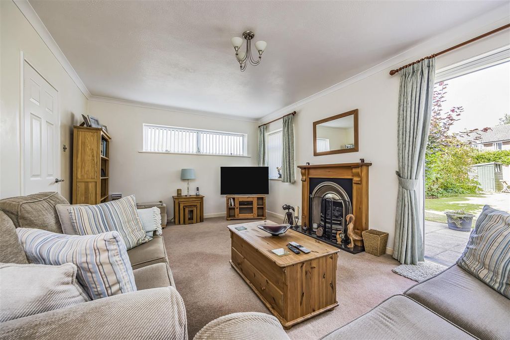 Property photo 3 of 17 37 Blenheim Gardens, Denvilles-Porticomarketing-Ne