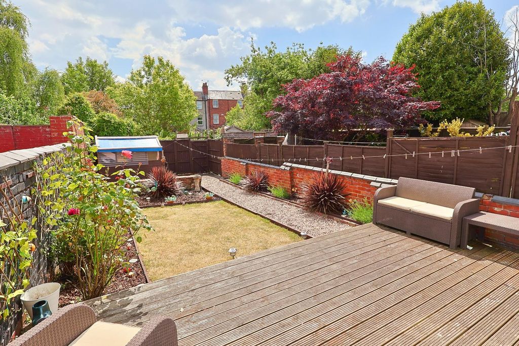 Property photo 2 of 15 Garden