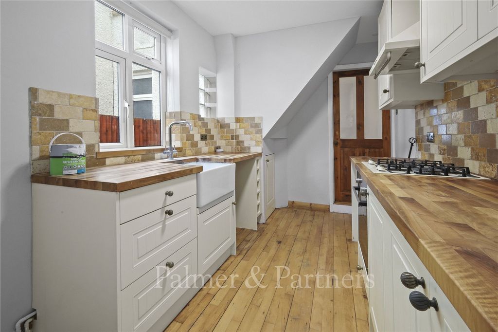 Property photo 3 of 12 Picture No. 27