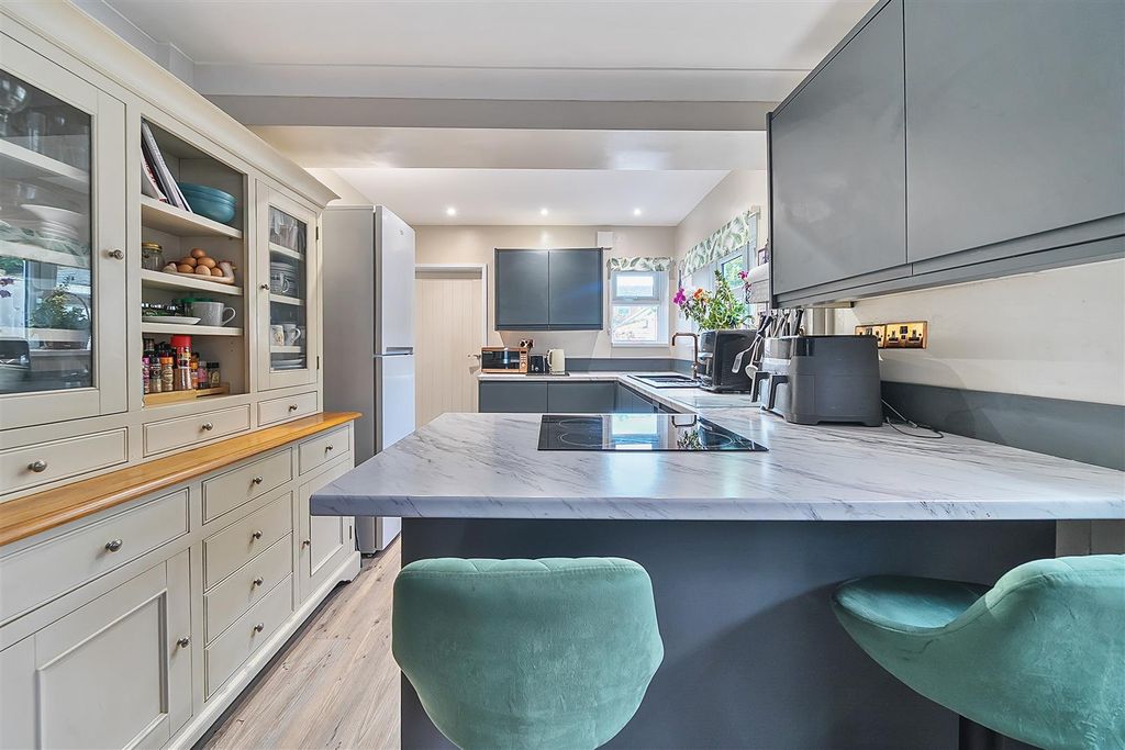 Property photo 1 of 20 1328147-14-687E27Ae528F2.Jpg