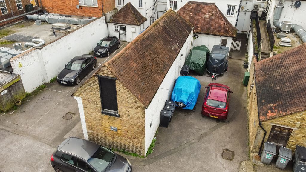 Property photo 3 of 16