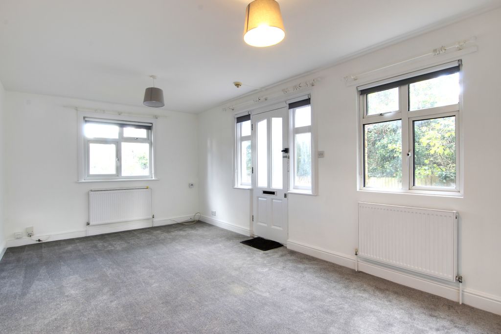 Property photo 2 of 8 2 Lounge Angle 1.Jpg