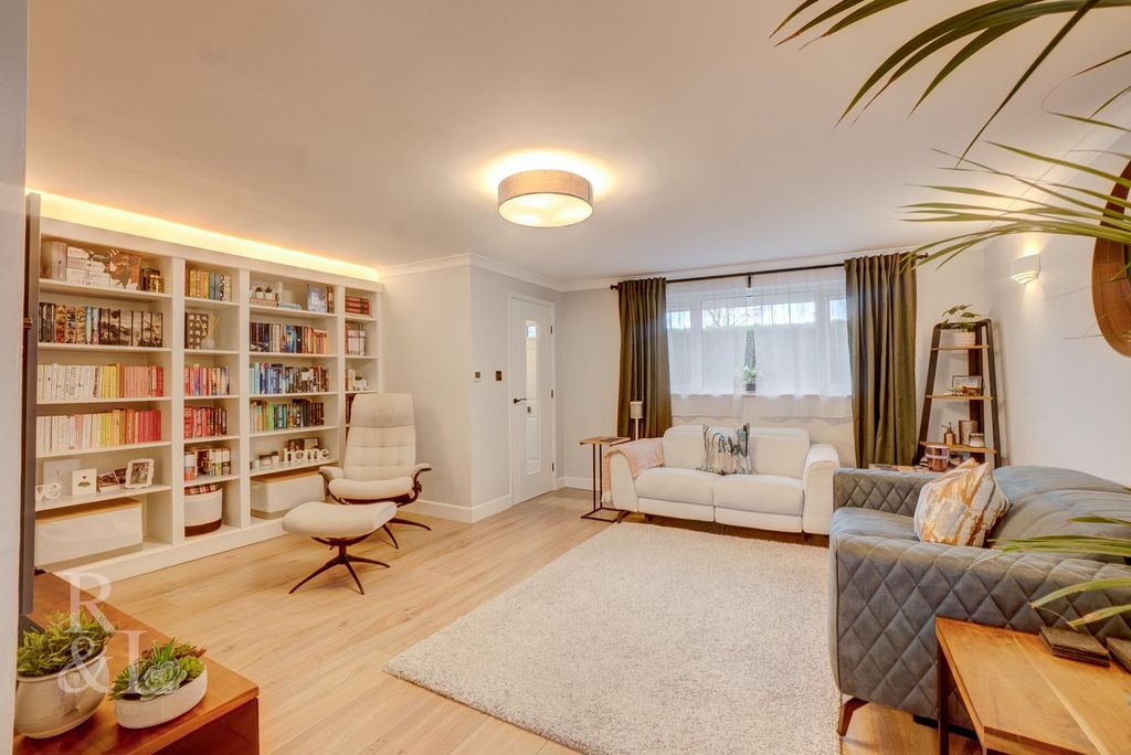 Property photo 3 of 27 Batched (32).Jpg