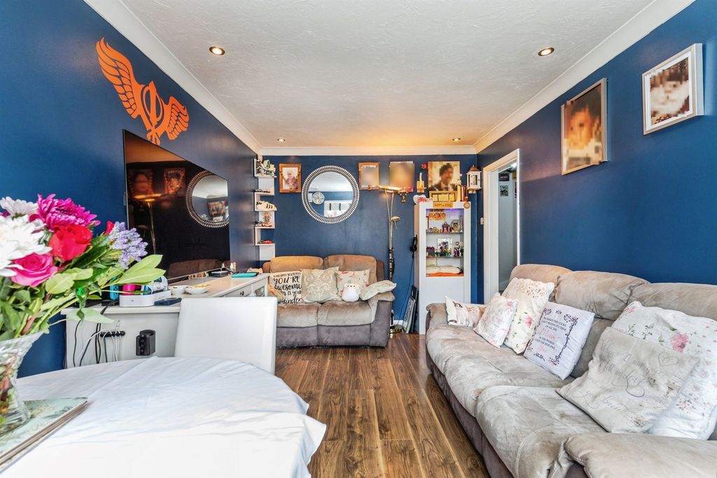 Property photo 3 of 16