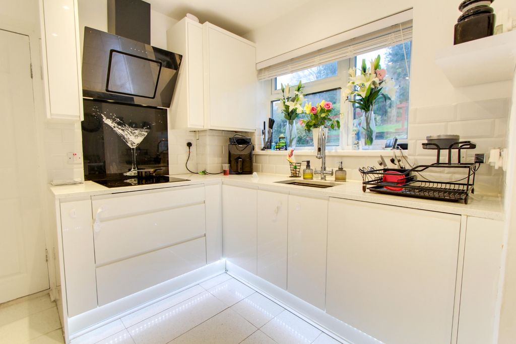 Property photo 3 of 5 Photo 3