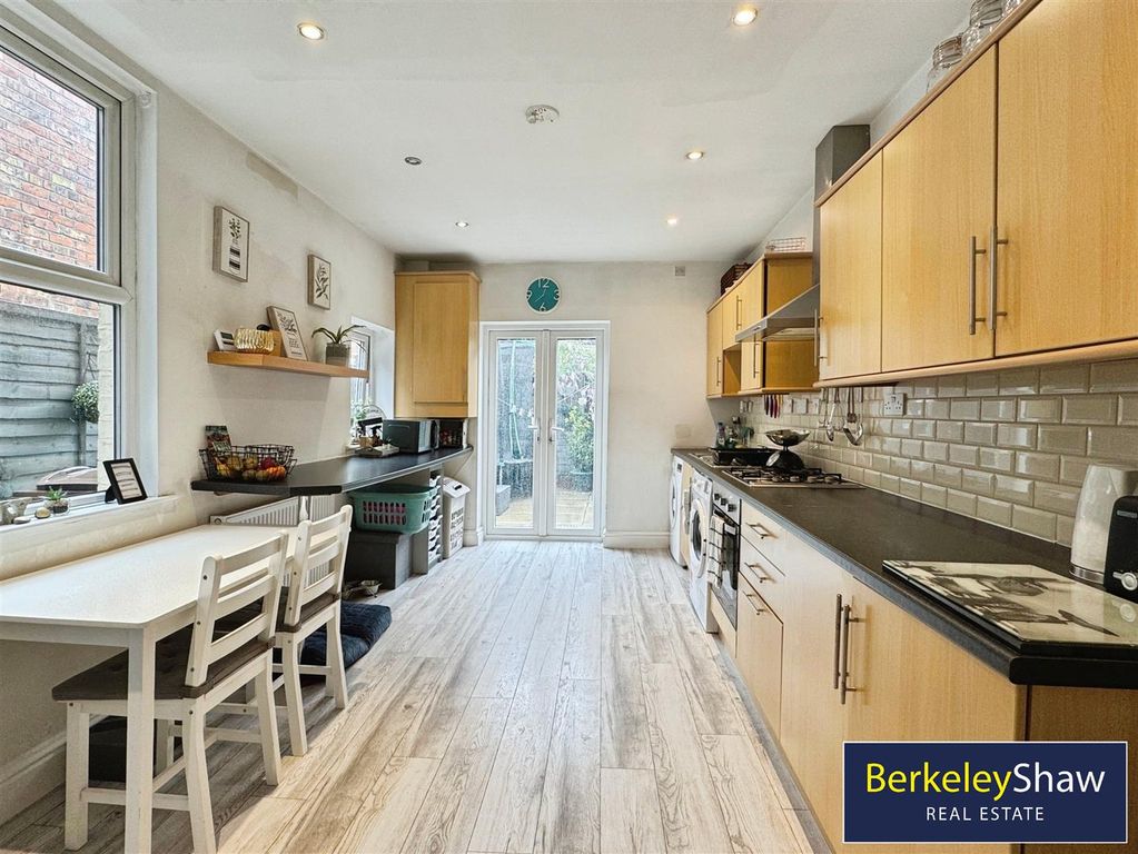 Property photo 1 of 15 Kitchen