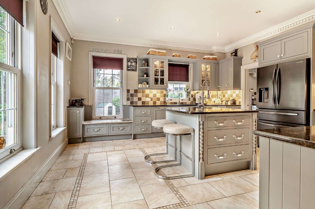 Property photo 3 of 18 Picture No. 33