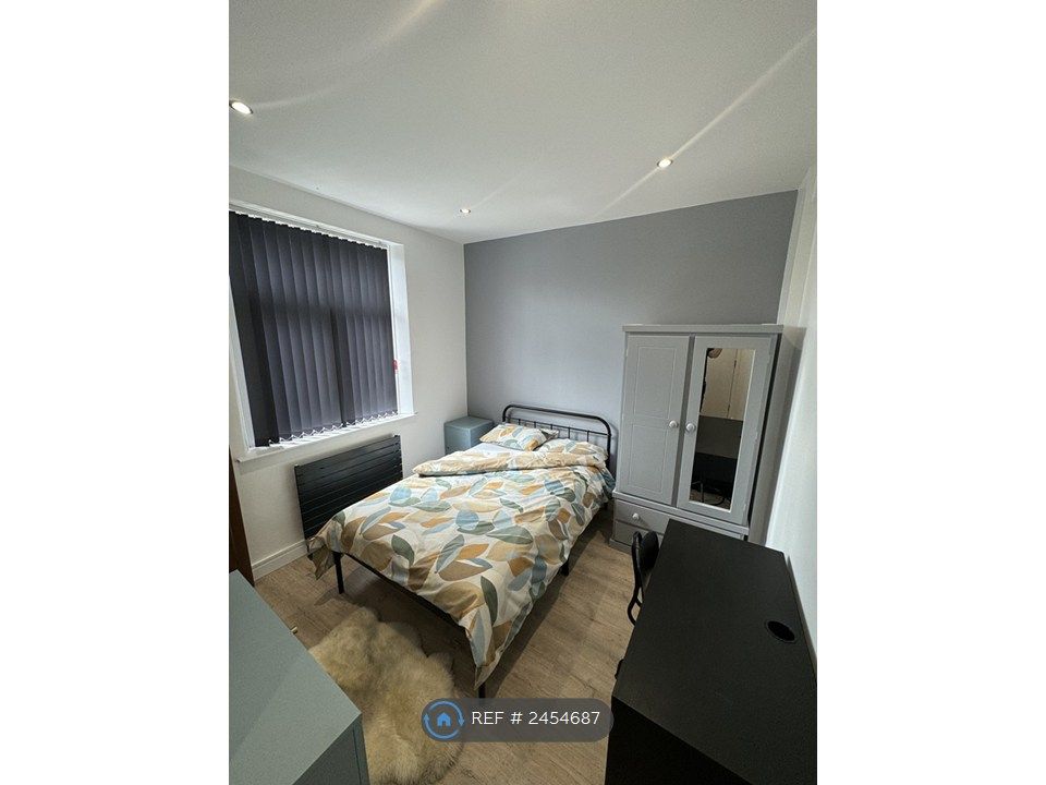 Property photo 2 of 17 Room 1