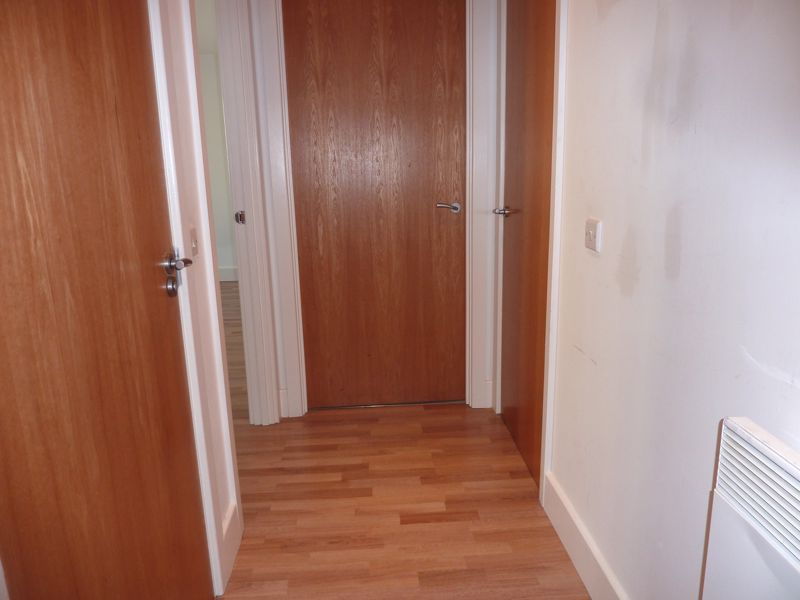 Property photo 2 of 8 Entrance Hallway