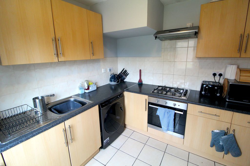 Property photo 2 of 9 Kitchen