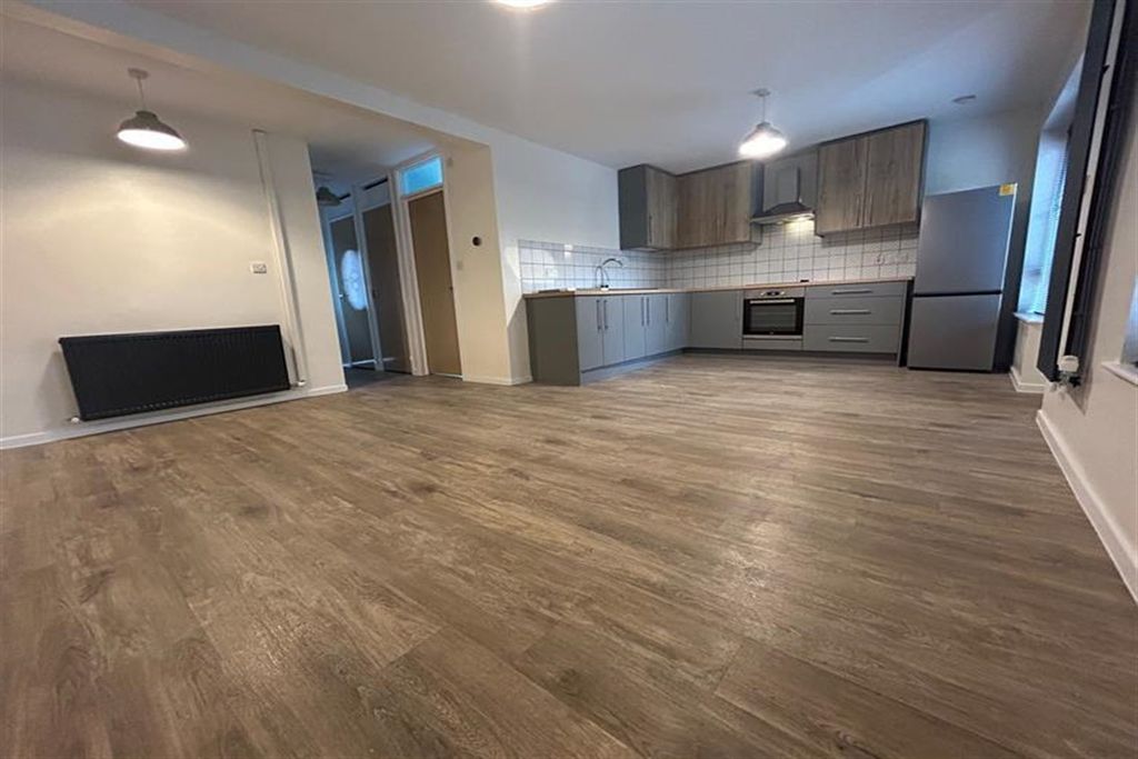 Property photo 1 of 10 (Main)