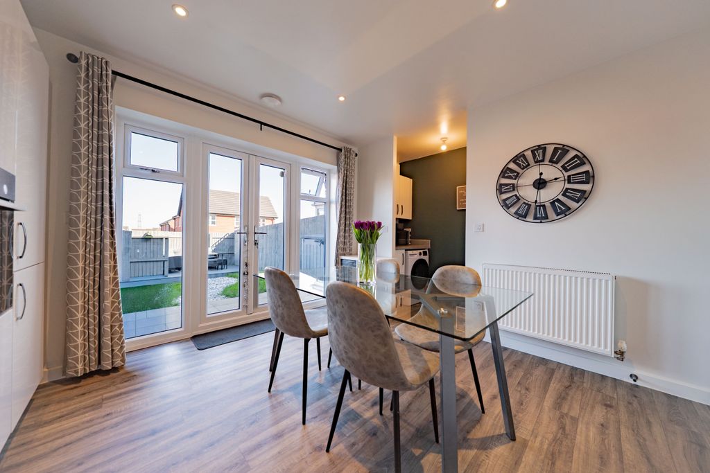 Property photo 3 of 23 Dsc09747