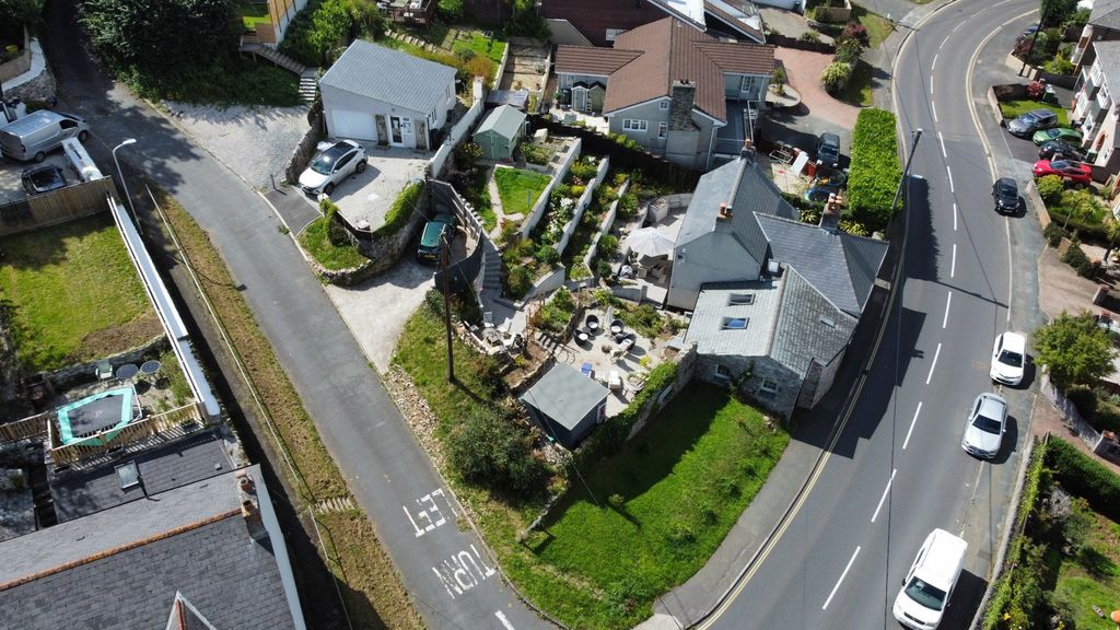 Property photo 2 of 29