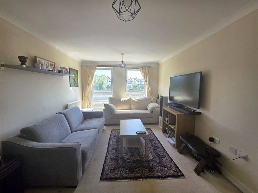 Property photo 2 of 11 Picture No. 04