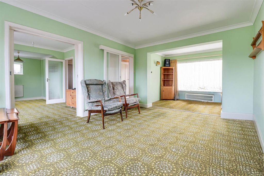 Property photo 3 of 26