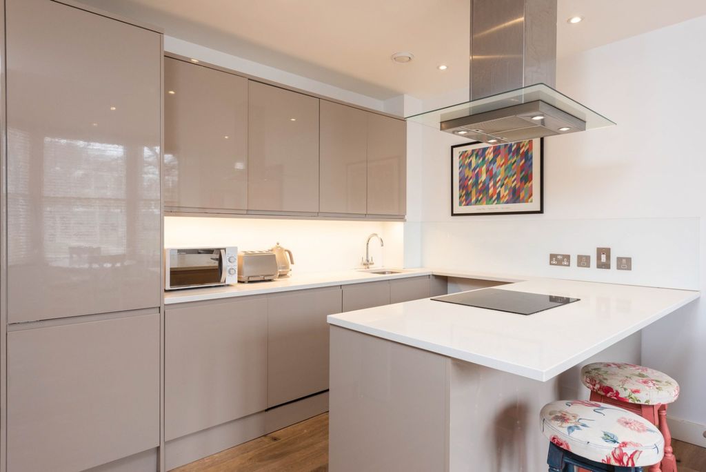 Property photo 2 of 13 6101011