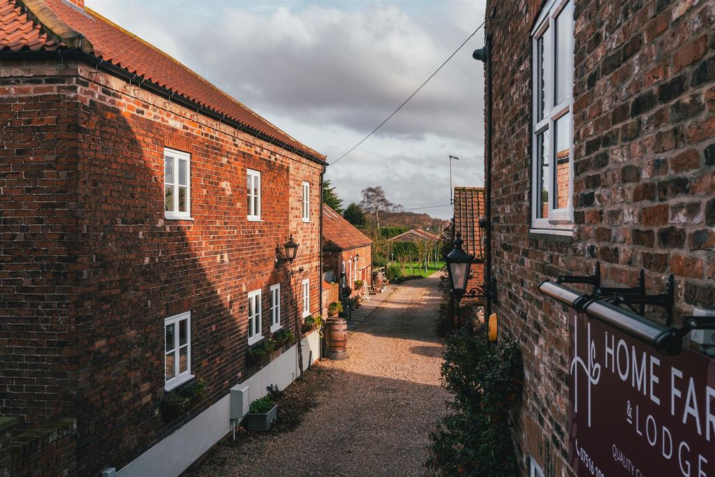 Property photo 2 of 65 Exterior And Gardens