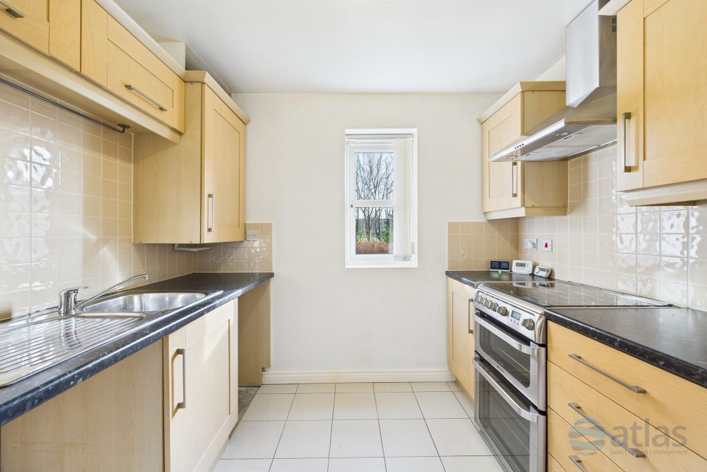 Property photo 2 of 14 Kitchen