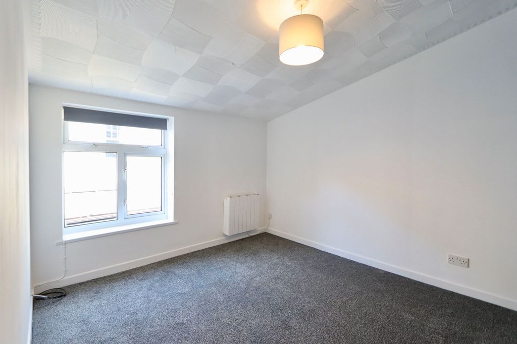 Property photo 3 of 26