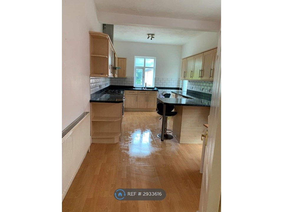 Property photo 2 of 12 Kitchen