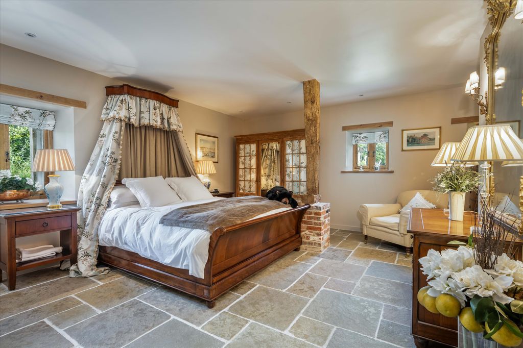 Additional image 10 of 5 bed detached house for saleWest Lavant, Chichester, West Sussex PO18