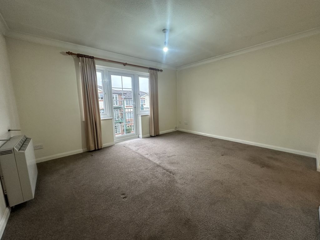 Property photo 2 of 12 Living Room