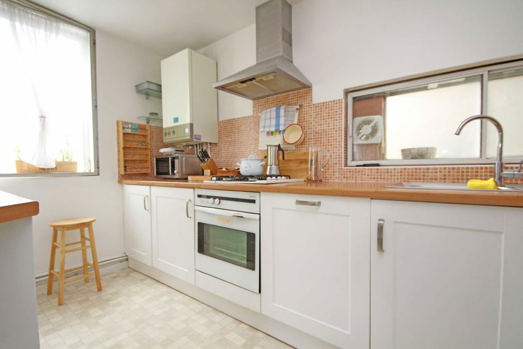 Property photo 3 of 5