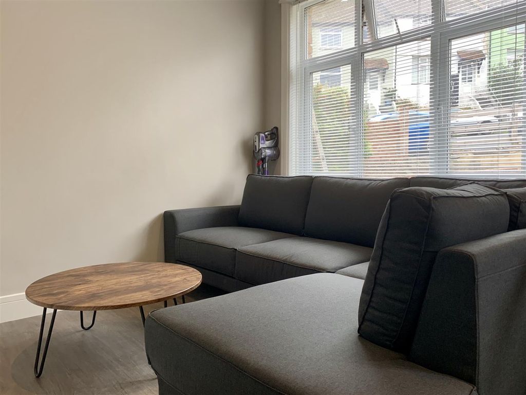 Property photo 3 of 10 4630662