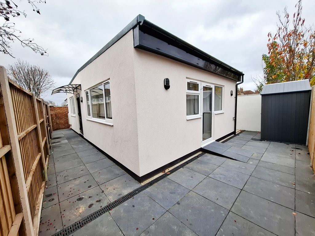 Property photo 3 of 8 Garden