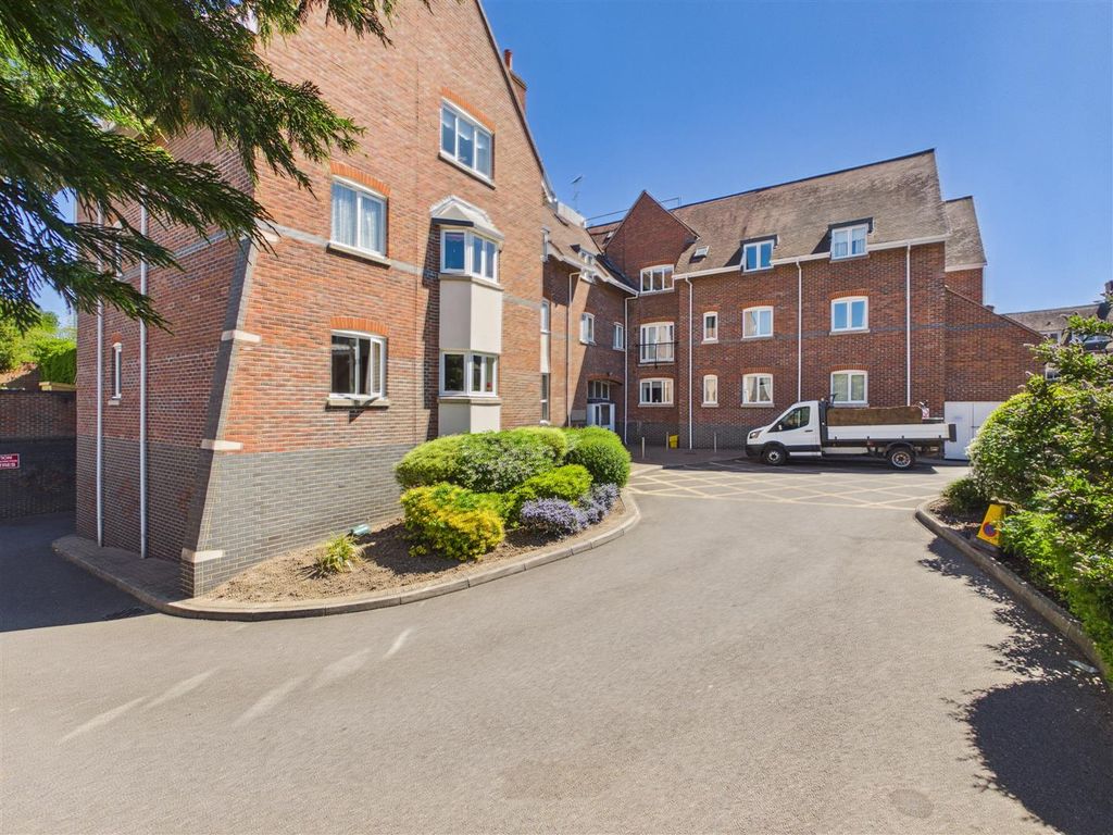 Property photo 2 of 16