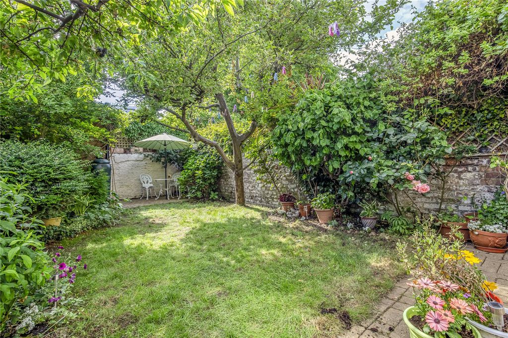 Property photo 2 of 26 Picture No. 13