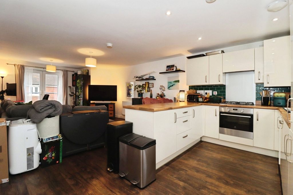 Property photo 3 of 12 Pbox-Img.Jpg