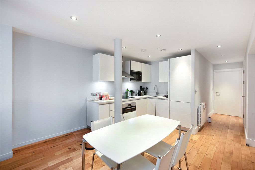 Property photo 3 of 10 Picture No. 06