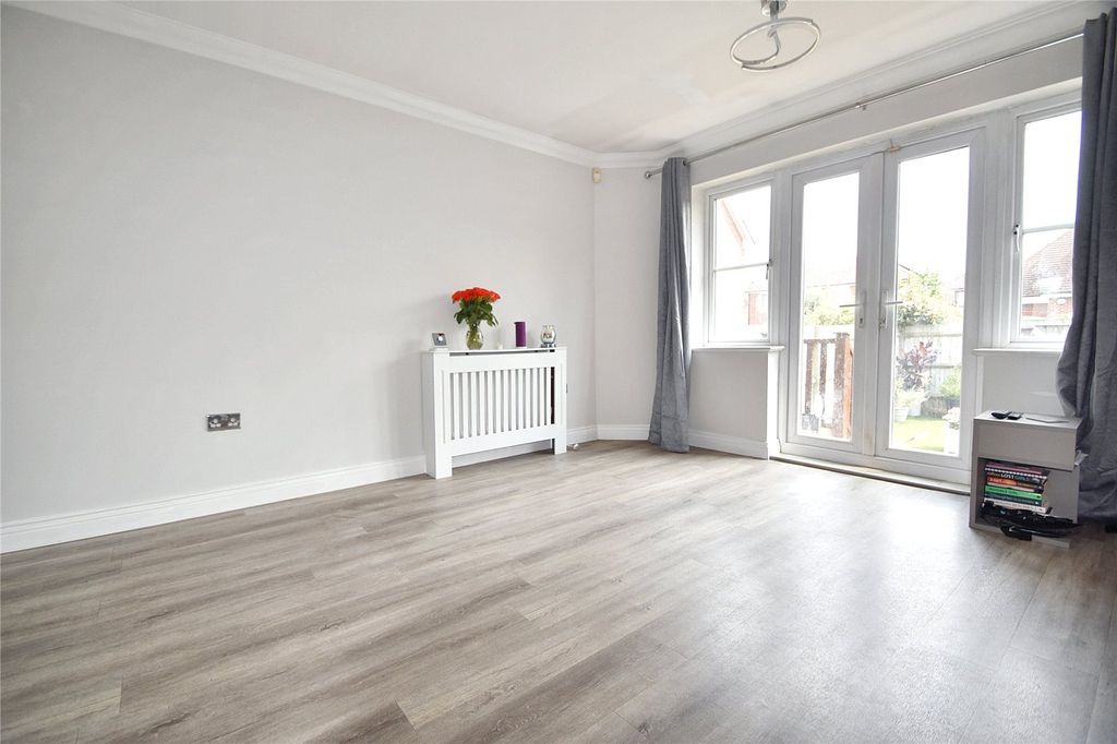 Property photo 2 of 15 Picture No. 02