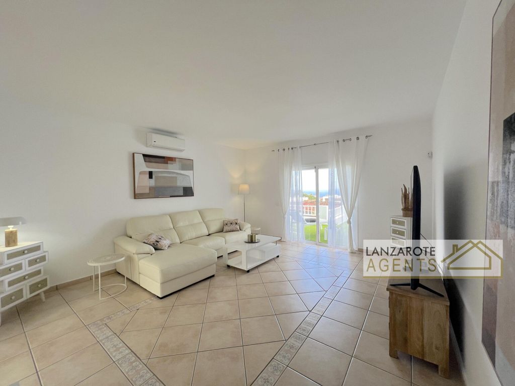 Property photo 2 of 40