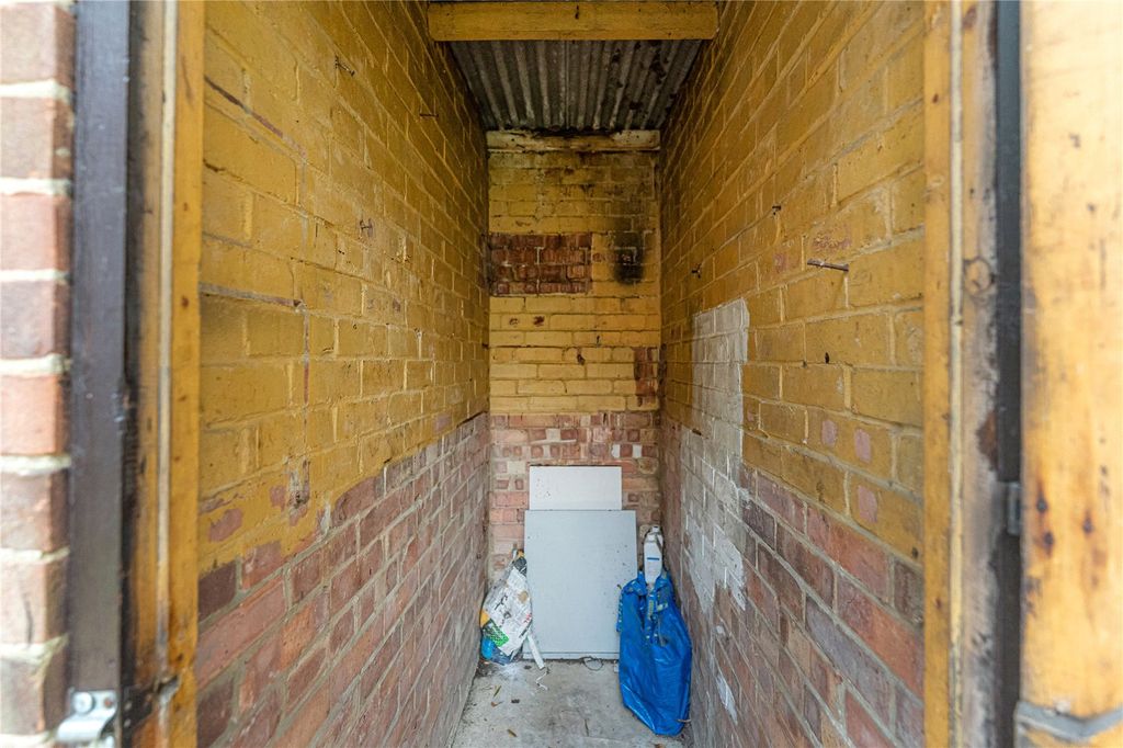 Property photo 3 of 21 Picture No. 15