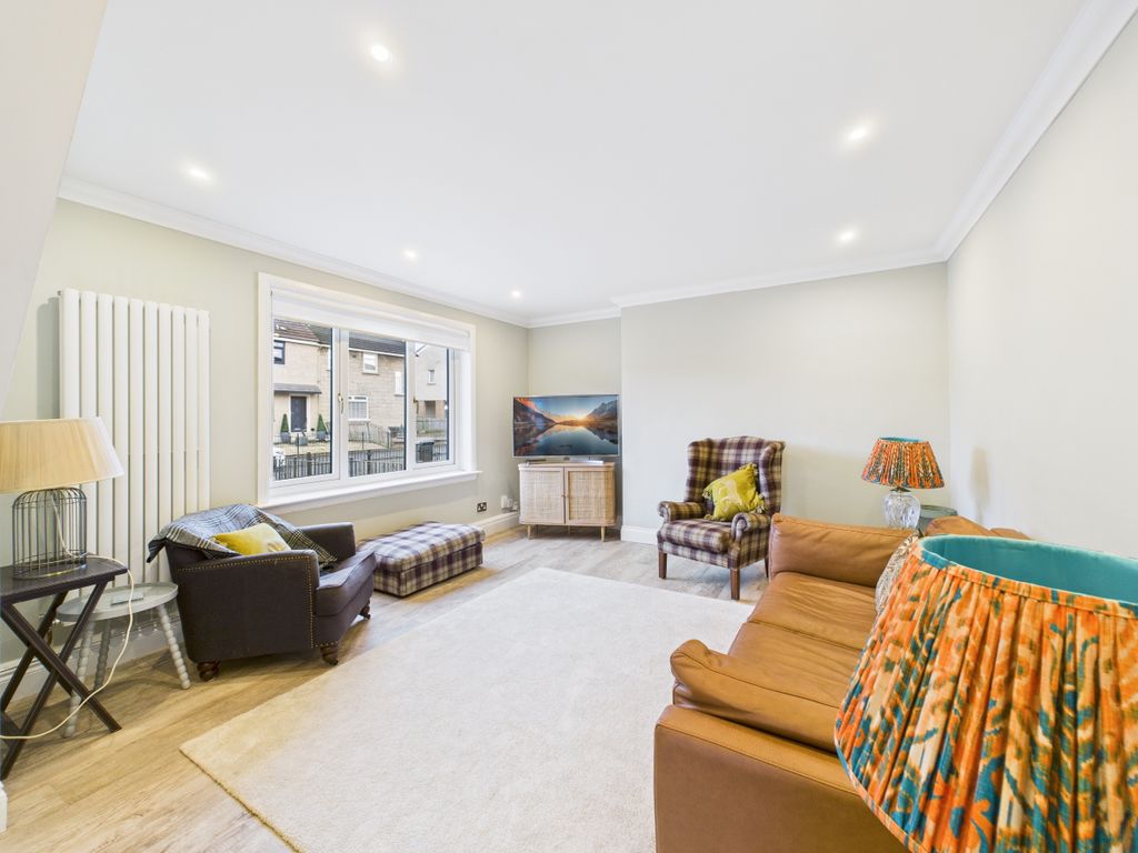 Property photo 2 of 28