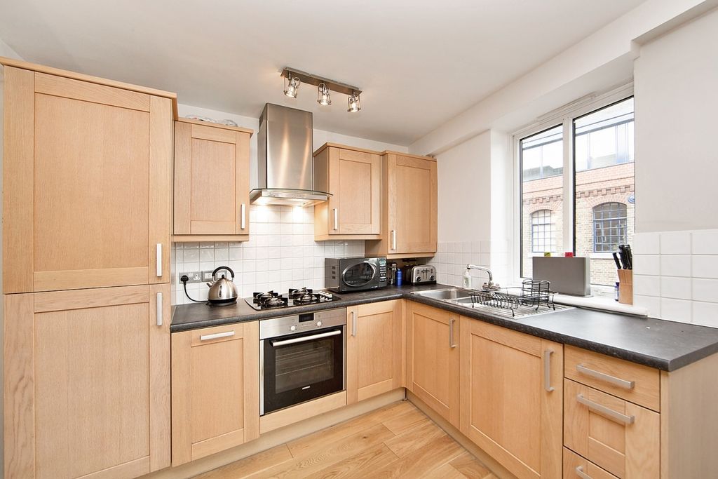 Property photo 3 of 6 Kitchen
