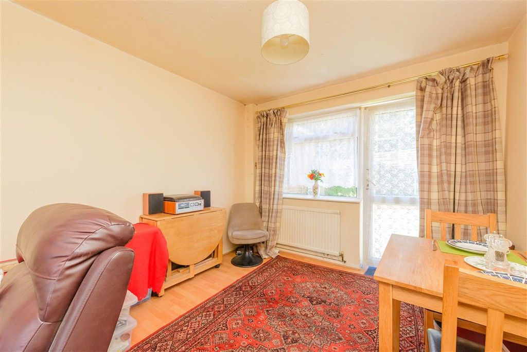 Property photo 3 of 10 Dining Area