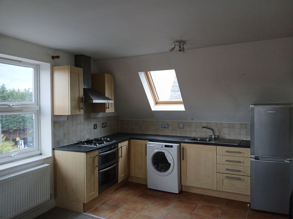 Property photo 2 of 8 Kitchen