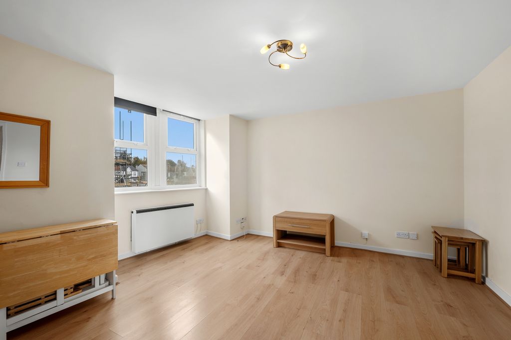Property photo 2 of 12 Picture No. 21