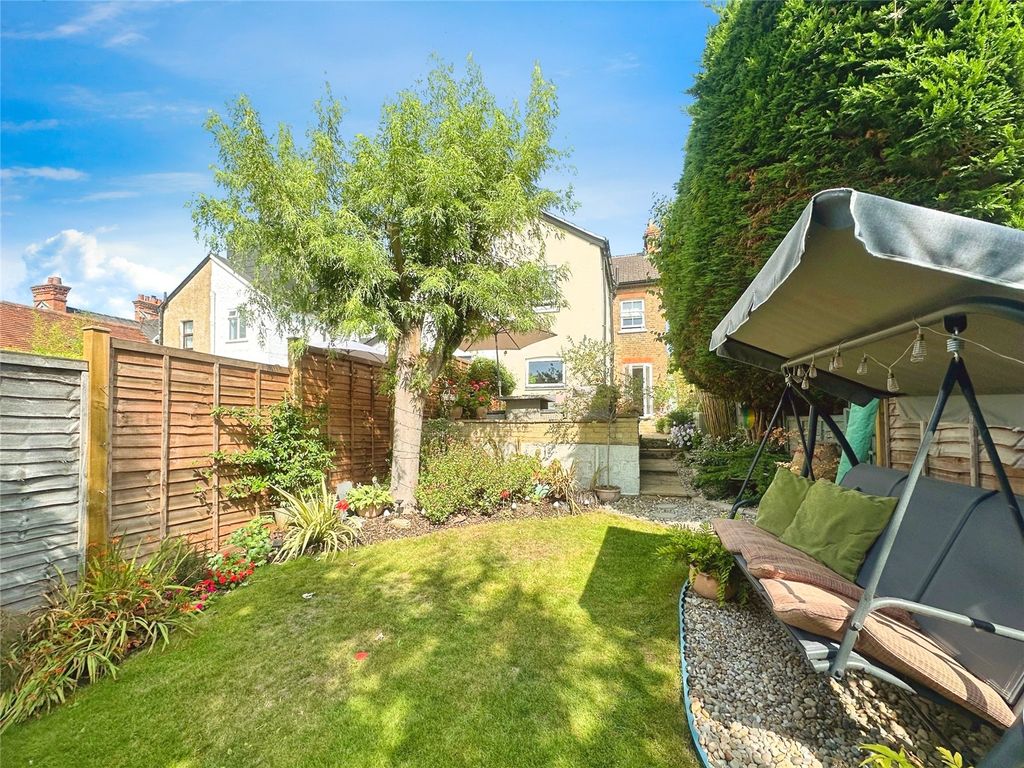 Property photo 2 of 19 Picture No. 12