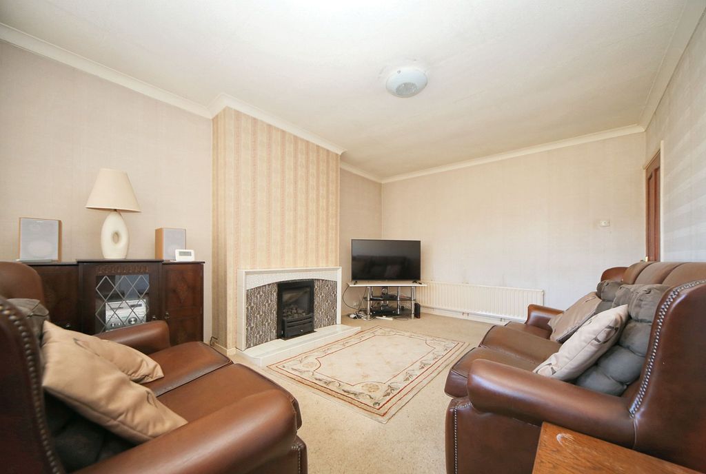 Property photo 3 of 25