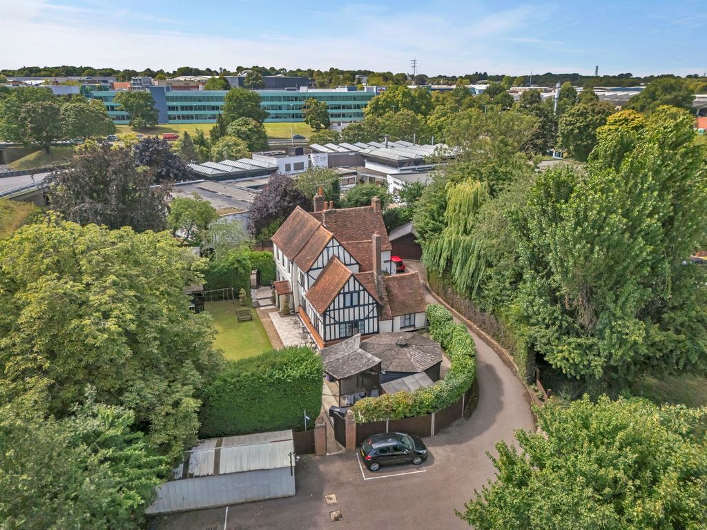 Property photo 1 of 34