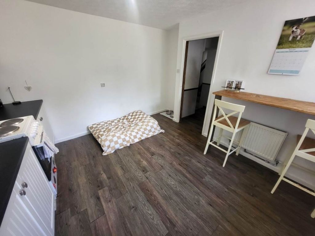 Property photo 3 of 9 Kitchen Area