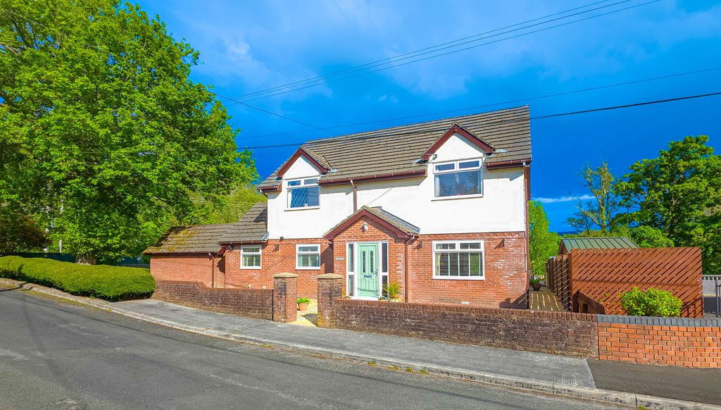 Property photo 1 of 43