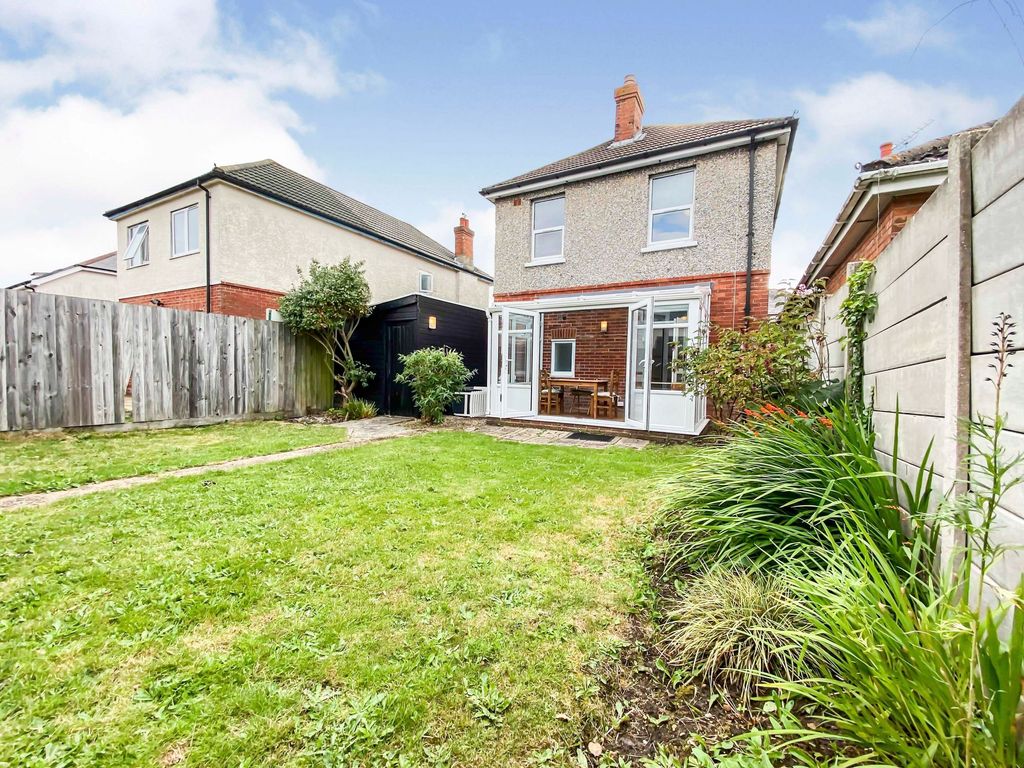 Property photo 2 of 16 Photo 17