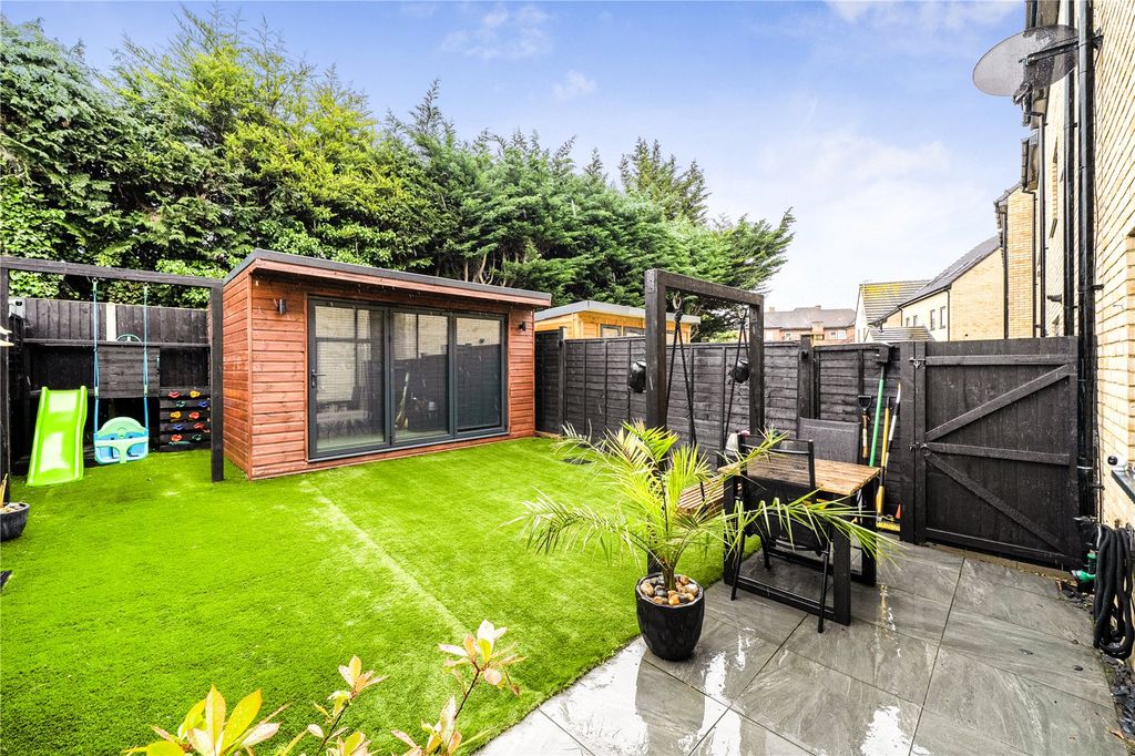 Property photo 2 of 16 Rear Garden &amp; Studio