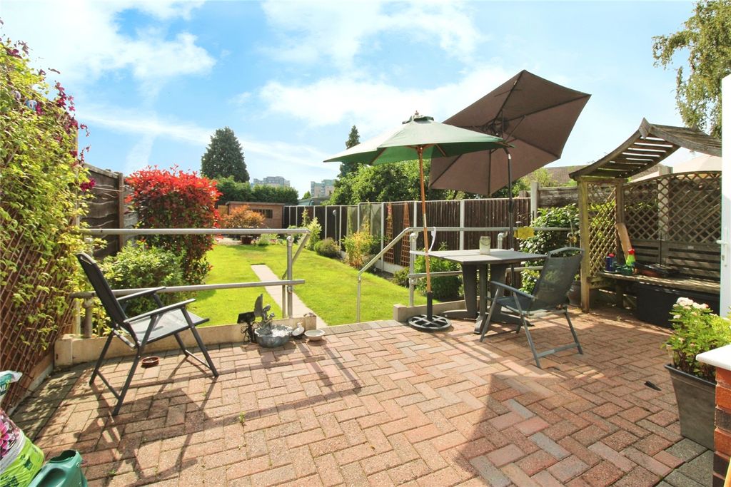 Property photo 2 of 18 Picture No. 11